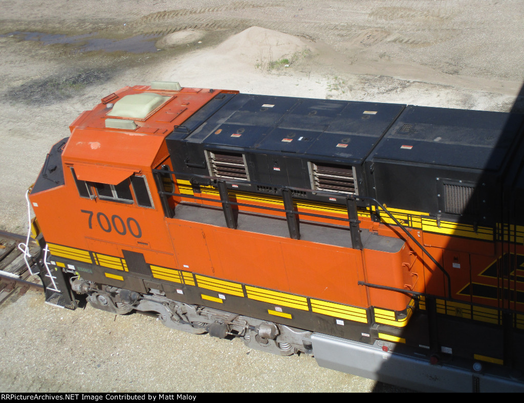 BNSF 7000